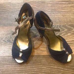 Seychelles Size 6 Peep Toe Pump